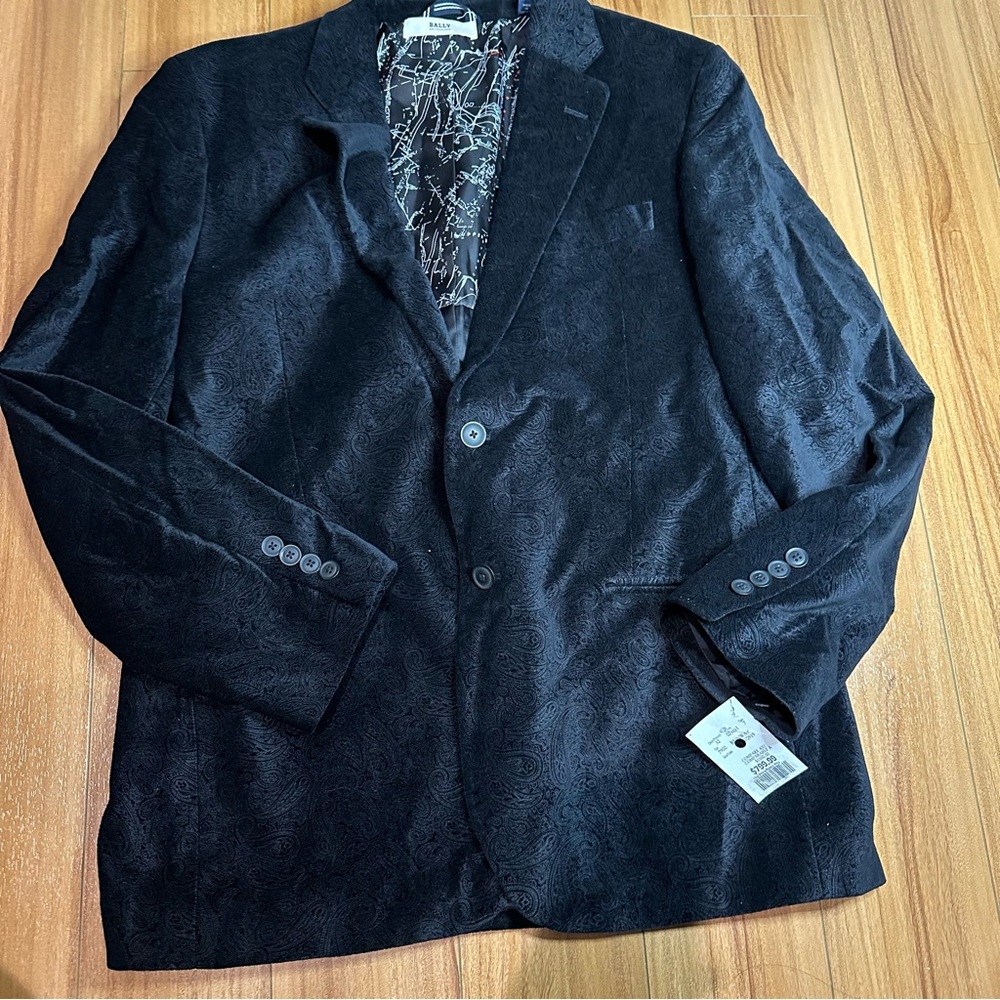 New with tag Bally Suit 42R